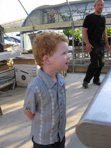 Pigroast_eli_watching Pigroast_eli_watching